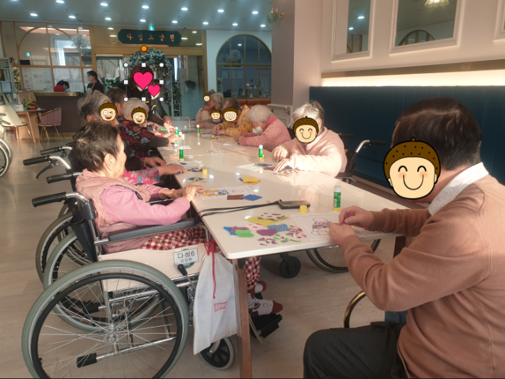 색종이로 멋진 모자를 꾸며보아요.png